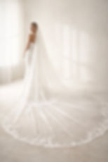 svatební závoj ivory dlouhý s krajkou