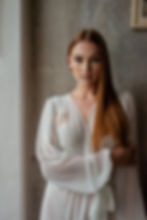 Průsvitný luxusní župan – elegance a smyslnost v dlouhé siluetě