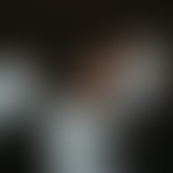 Nevěsta v hedvábném svatebním županu