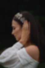 Svatební doplněk – čelenka se zlatým podkladem a křišťálovými větvičkami