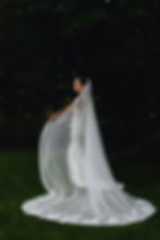 Luxusní svatební závoj pro nevěstu v romantickém stylu