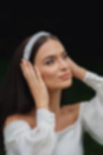 Svatební doplněk – čelenka s křišťálovými korálky a listovým motivem