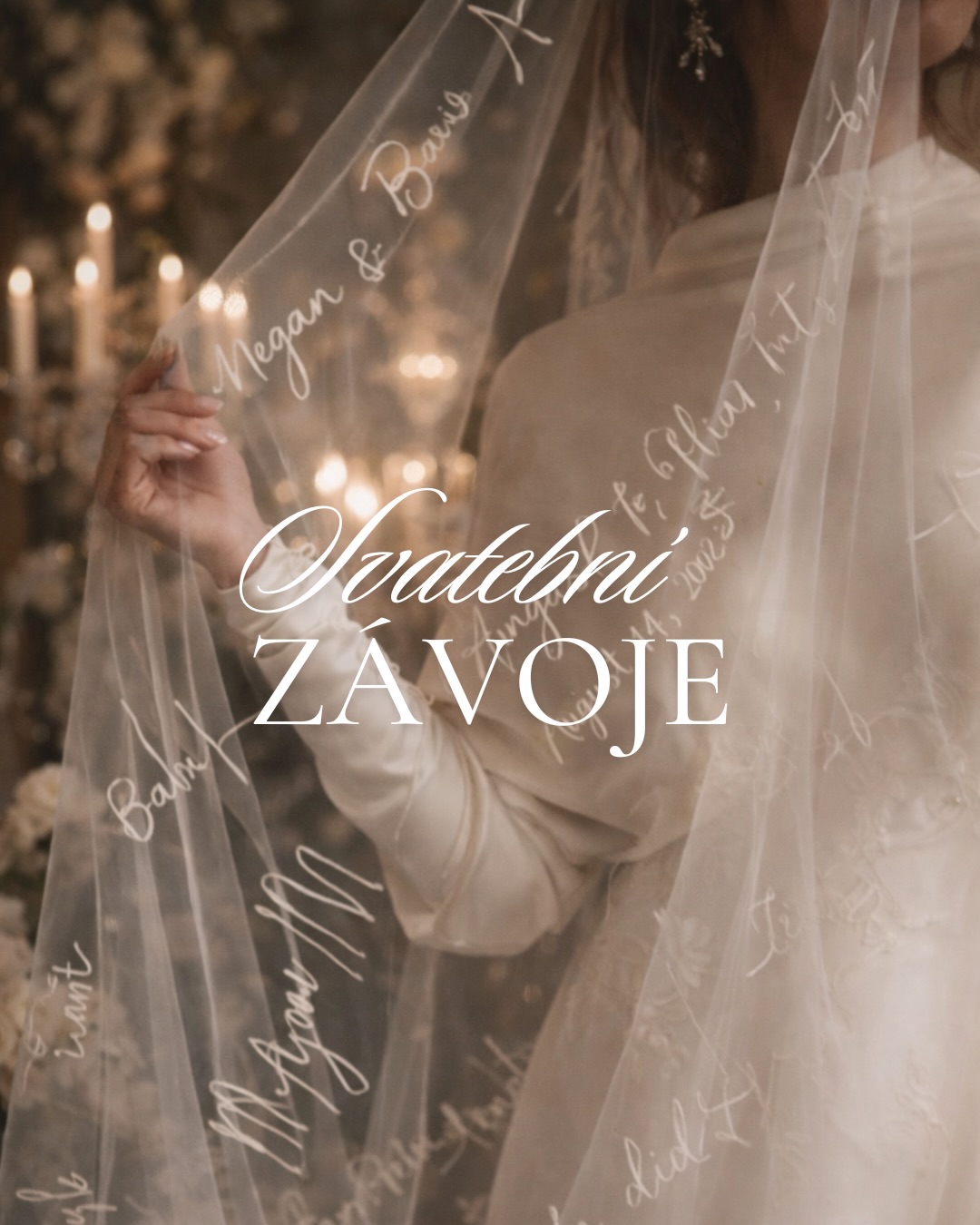 Trendy pro rok 2026 máme pod drobnohledem ✨
Svatební závoj se znovu stává hlavním prvkem celého looku —
ne jen doplňkem, ale nositelem příběhu.

→ personalizované výšivky se slovy, jmény a významy
→ dlouhé výrazné závoje jako statement silueta

Nevěsty si navíc budou moci zvolit vlastní slova,
která nechají vyšít přímo na svůj závoj —
aby byl opravdu osobní a jedinečný.

Rozhodli jsme se proto rozšířit nabídku o dva nové modely,
na kterých právě intenzivně pracujeme 🤍
Brzy vám je představíme.